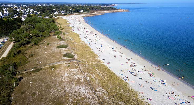 Accès direct à la plage de Sainte Marine depuis le camping 4 étoiles Le Helles