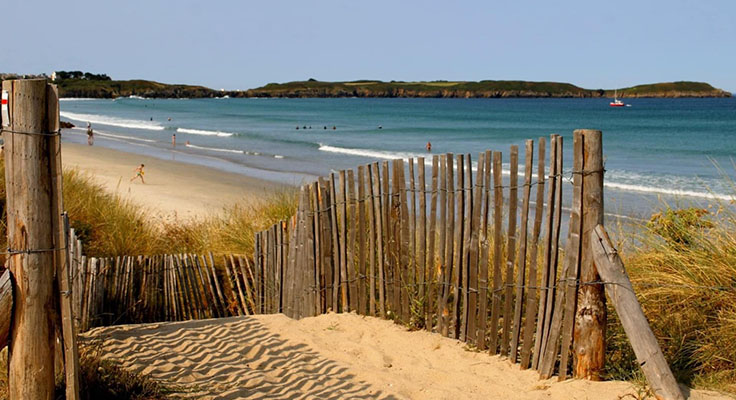 Accéder directement à la plage de sainte-Marine depuis le camping le Helles