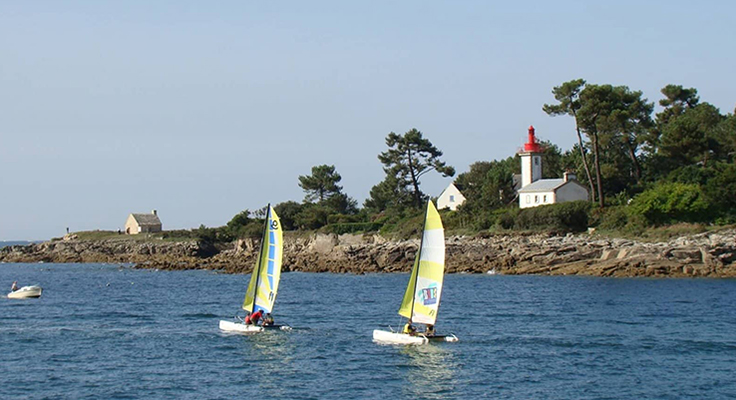 Session de voile au plein coeur de l'océan atlantique dans le finistère sud