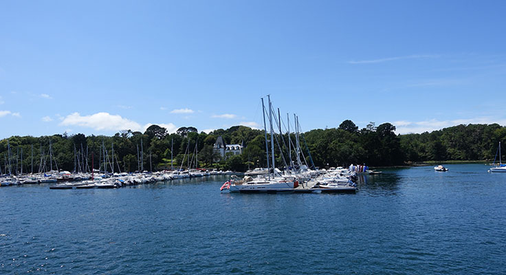Les bateaux à voile à l'Odet près de Quimper en Bretagne