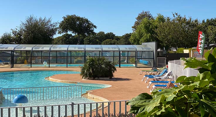 La piscine du camping 4 étoiles le Helles